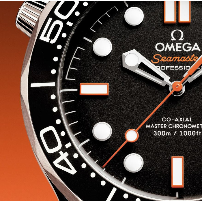271646_01_Omega_Seamaster_Diver_300M_42mm_O21030422001018_Juwelier_Clem_Vercammen-4.jpg