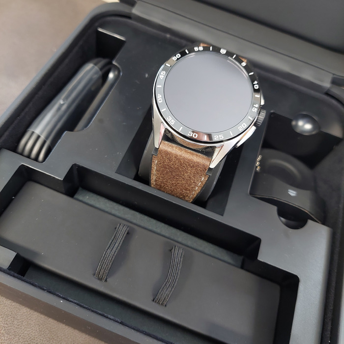 Tag_Heuer_Connected_SBR8A10BA0616_Tweedehands_93786-1044_Juwelier_Clem_Vercammen-15.jpg