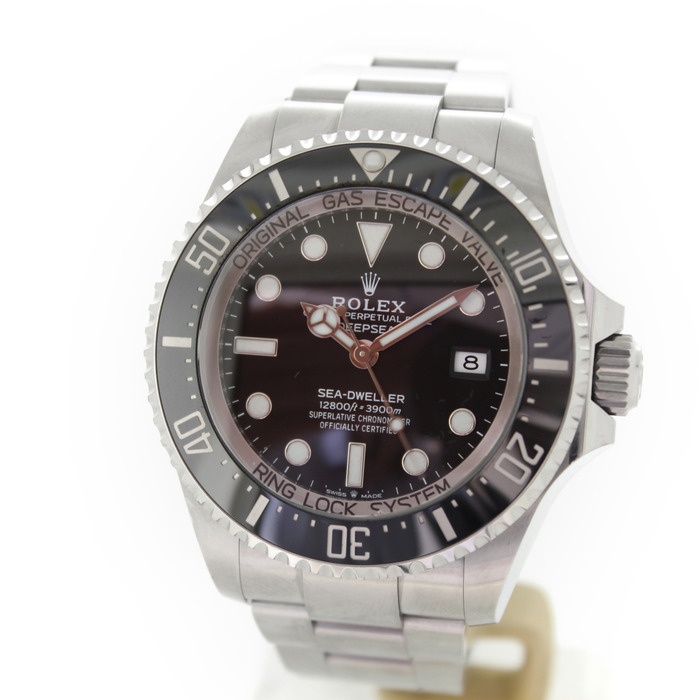 Rolex_Oyster_Perpetual_Date_Deepsea_Sea_Dweller_136660_Tweedehands_92282-1013_Juwelier_Clem_Vercammen-3.jpg