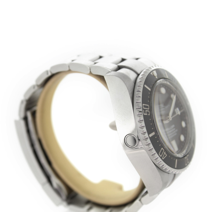 Rolex_Oyster_Perpetual_Date_Deepsea_Sea_Dweller_136660_Tweedehands_92282-1013_Juwelier_Clem_Vercammen-9.jpg