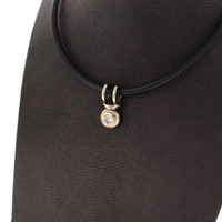 Juweel Collier zwart rubber met witgouden hanger met briljant '93882-2360-TWDH' Juweel Collier zwart rubber met witgouden hanger met briljant '93882-2360-TWDH'