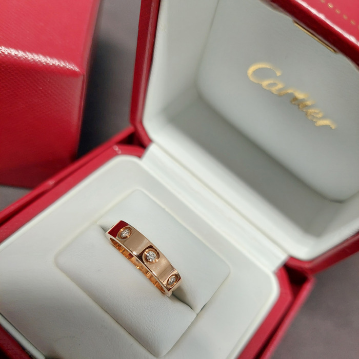 Juweel Cartier Ring LOVE ring small rosé goud 18 karaat briljant Model B4050850 '94088-2362-TWDH' 