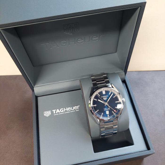 Tag_Heuer_Carrera_Twin_Time_WBN201A.BA640_Tweedehands_94029-1047_Juwelier_Clem_Vercammen-13.jpg