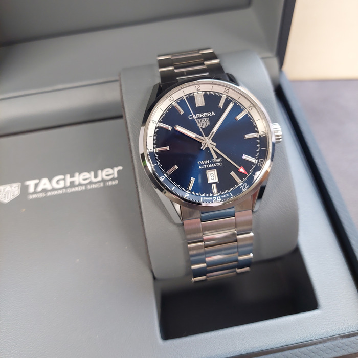 Tag_Heuer_Carrera_Twin_Time_WBN201A.BA640_Tweedehands_94029-1047_Juwelier_Clem_Vercammen-14.jpg