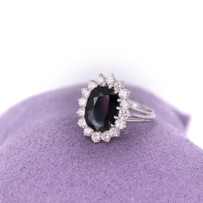 Coctail_Ring_Entourage_Witgoud_Briljanten_Saffier_94304-2364_Tweedehands_Juwelier_Clem_Vercammen-6.jpg