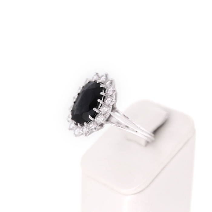 Coctail_Ring_Entourage_Witgoud_Briljanten_Saffier_94304-2364_Tweedehands_Juwelier_Clem_Vercammen-3.jpg