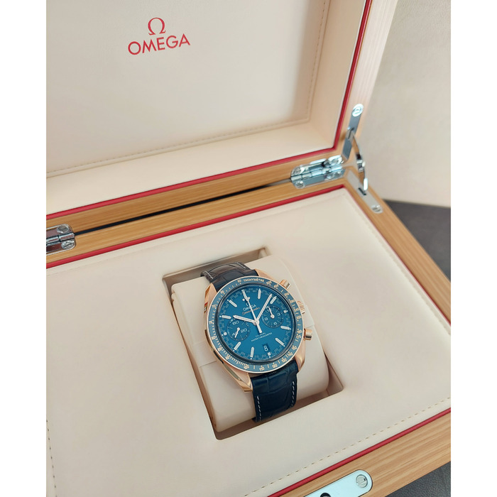 Omega_Speedmaster_Racing_32953445103001_Tweedehands_94290-1050_Juwelier_Clem_Vercammen-24.jpg
