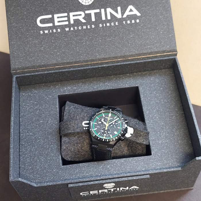 Certina_DS7_Chronograph_Padel_Edition_By_Marta_Ortega_C0434173820110_Tweedehands_94360-1052_Juwelier_Clem_Vercammen-13.jpg