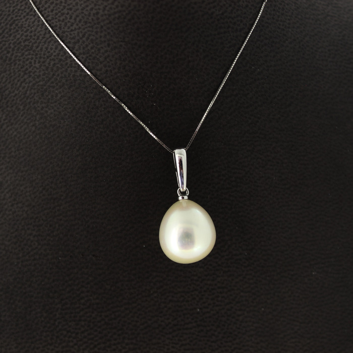 Ketting_Witgoud_Parel_Tweedehands_94936-2379_Juwelier_Clem_Vercammen-5.jpg