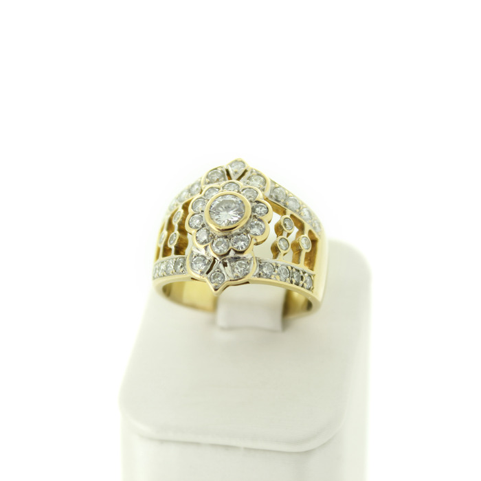 Ring_Geelgoud_18K_Briljant_Tweedehands_95021-2389_Juwelier_Clem_Vercammen.jpg