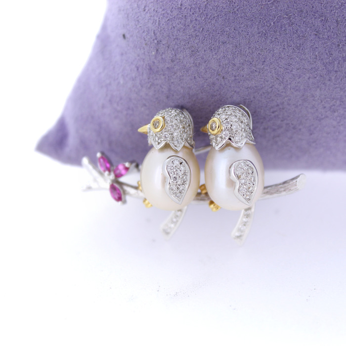 Broche_Vogels_Bicolor_Goud_18K_Briljanten_Kleurstenen_Parels_Tweedehands_94666-2378_Juwelier_Clem_Vercammen-5.jpg