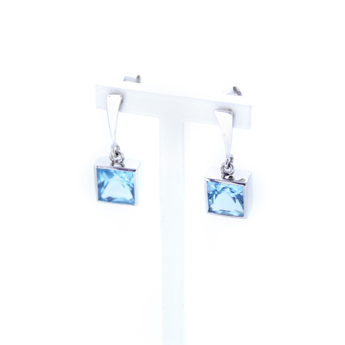 Oorbellen_Witgoud_18K_Topaas_Tweedehands_95209-2394_Juwelier_Clem_Vercammen-7.jpg