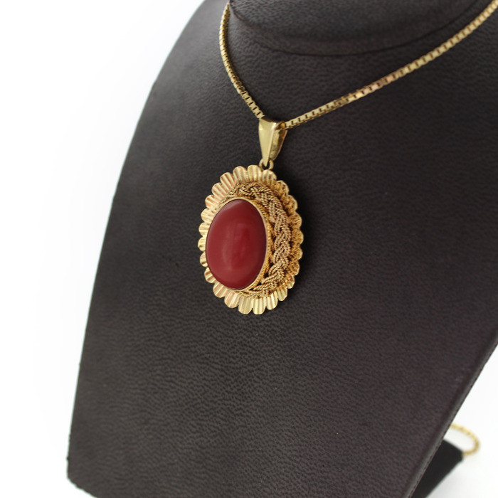 Ketting_Met_Hanger_Koraal_geelgoud_Tweedehands_95576-2400_Juwelier_clem_Vercammen-5.jpg