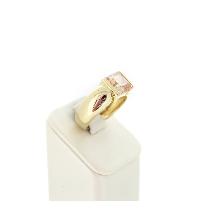 Ring_geelgoud_Rose_Quartz_Tweedehands_95099-2399_Juwelier_Clem_Vercammen-5.jpg