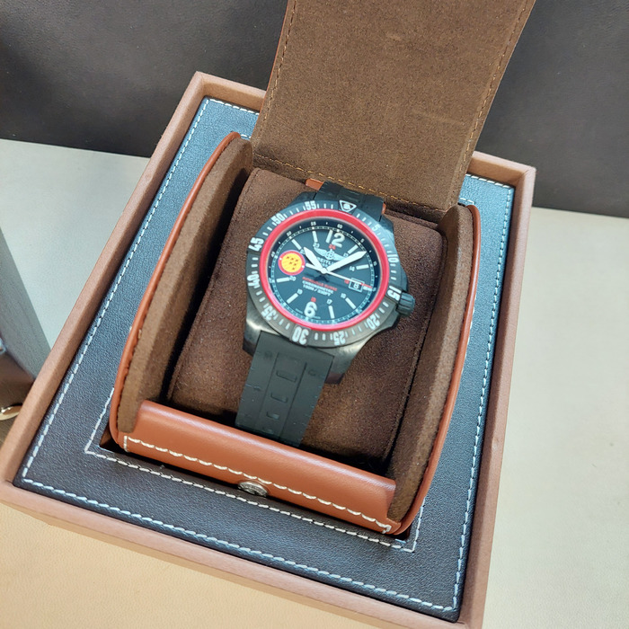 Breitling_Colt_Skyracer_Patrouille_Suisse_X74320B5BG23_Tweedehands_94556-1056_Juwelier_Clem_Vercammen-11.jpg