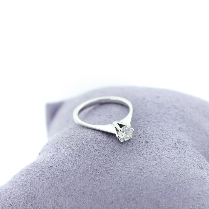 Ring_Solitair_Witgoud_18K_Briljant_Tweedehands_95410-2407_Juwelier_Clem_Vercammen-8.jpg