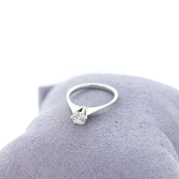 Ring_Solitair_Witgoud_18K_Briljant_Tweedehands_95410-2407_Juwelier_Clem_Vercammen-9.jpg