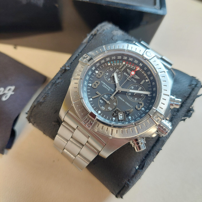 Breitling_Avenger_Seawolf_A73390_Tweedehands_95439-1078_Juwelier_Clem_Vercammen-16.jpg