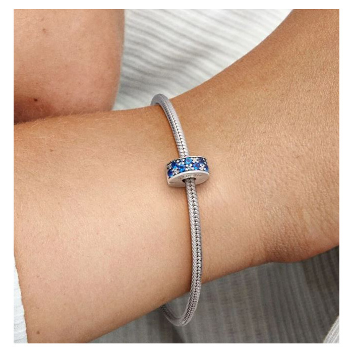 272683_01_Pandora_Blauwe_Pave_Clip_Bedel_791817NSBMX_Juwelier_Clem_Vercammen-2.jpg