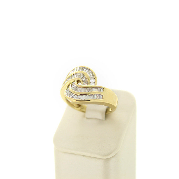 Ring_Geelgoud_Baguetten_Tweedehands_95799-2413_Juwelier_Clem_Vercammen-2.jpg