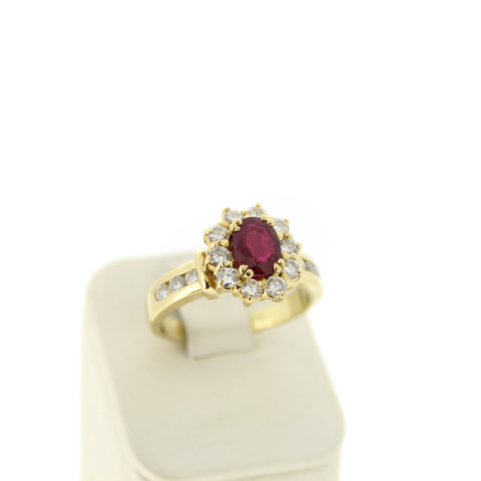 Ring_Geelgoud_18K_Robijn_Briljanten_tweedehands_96100-2433_Juwelier_Clem_Vercammen-6.jpg
