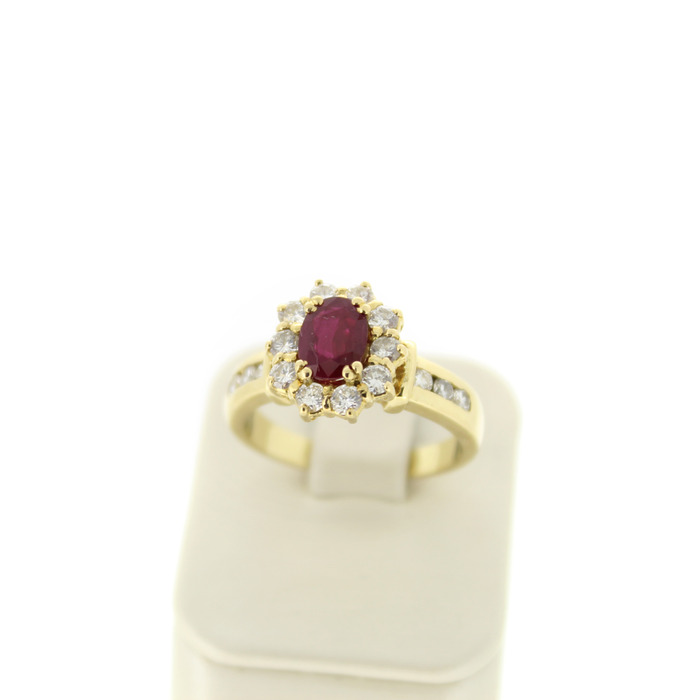 Ring_Geelgoud_18K_Robijn_Briljanten_tweedehands_96100-2433_Juwelier_Clem_Vercammen-3.jpg
