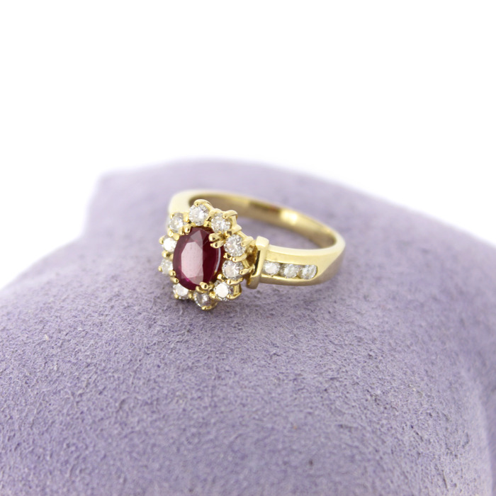 Ring_Geelgoud_18K_Robijn_Briljanten_tweedehands_96100-2433_Juwelier_Clem_Vercammen-9.jpg