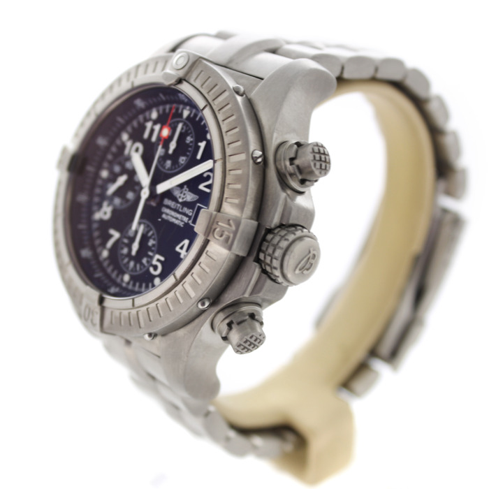 Breitling_Avenger_E13360_Titanium_Tweedehands_94893-1085_Juwelier_Clem_vercammen-11.jpg