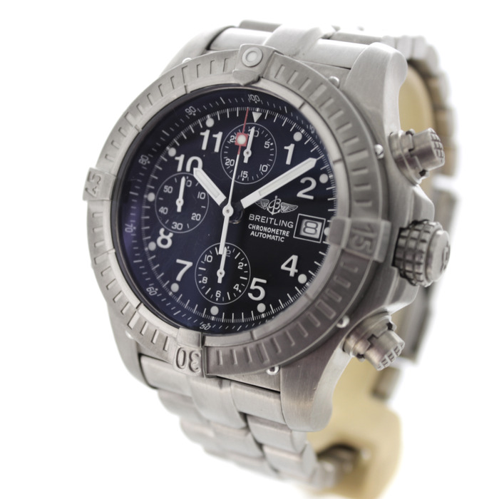 Breitling_Avenger_E13360_Titanium_Tweedehands_94893-1085_Juwelier_Clem_vercammen-8.jpg