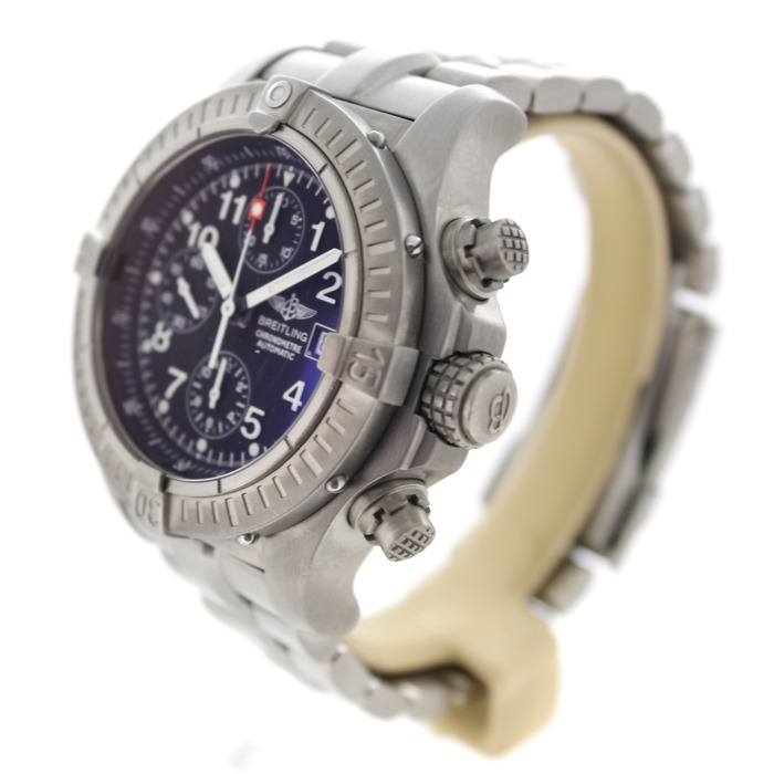 Breitling_Avenger_E13360_Titanium_Tweedehands_94893-1085_Juwelier_Clem_vercammen-9.jpg