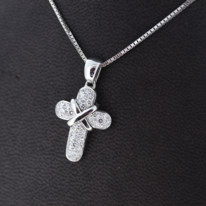 Ketting_Met_Hanger_Kruis_Witgoud_Briljanten_Tweedehands_95390-2443_Juwelier_Clem_Vercammen-4.jpg