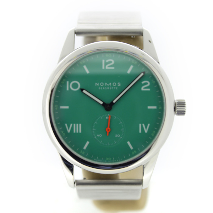 Nomos_Club_Campus_Electric_Green_715_Tweedehands_96244-1087_Juwelier_Clem_Vercammen-3.jpg