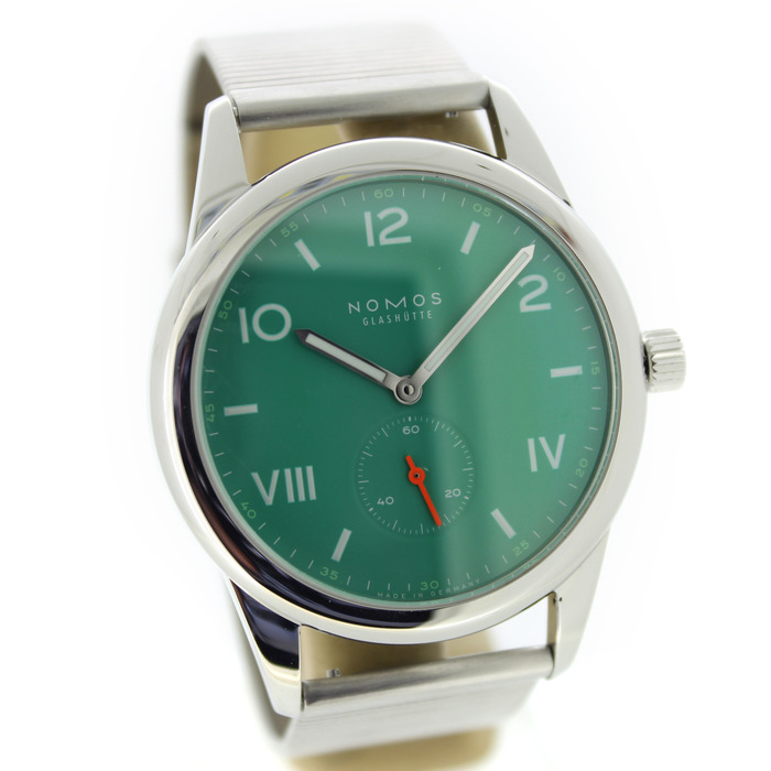 Nomos_Club_Campus_Electric_Green_715_Tweedehands_96244-1087_Juwelier_Clem_Vercammen-6.jpg