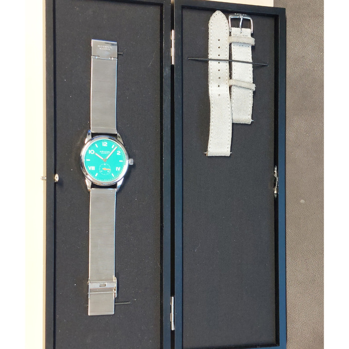 Nomos_Club_Campus_Electric_Green_715_Tweedehands_96244-1087_Juwelier_Clem_Vercammen-12.jpg
