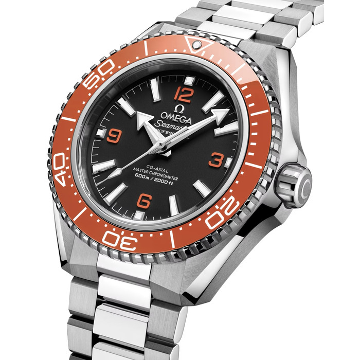 273792_01_Omega_Seamaster_Planet_Ocean_21730422101003_Juwelier_Clem_Vercammen_2.jpg