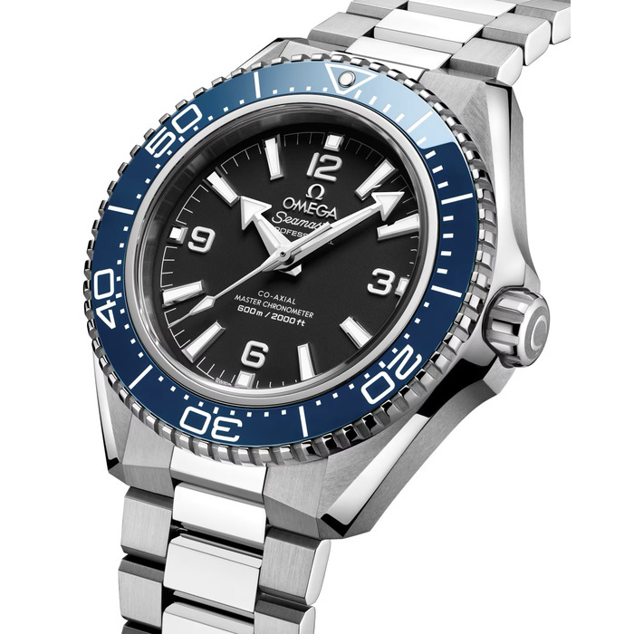 273791_01_Omega_Seamaster_Planet_Ocean_21730422101002_Juwelier_Clem_Vercammen_2.jpg