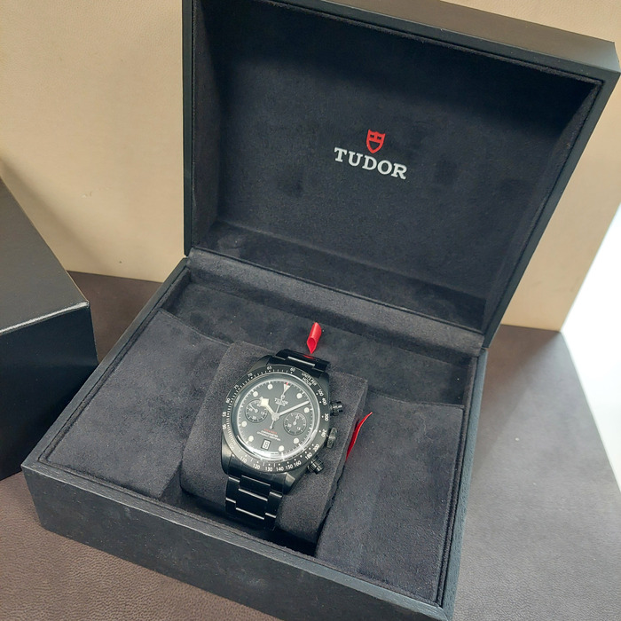 Tudor_Black_Bay_Chrono_Dark_79360DK_Limited_Edition_Tweedehands_96883-1092_Juwelier_Clem_Vercammen-19.jpg