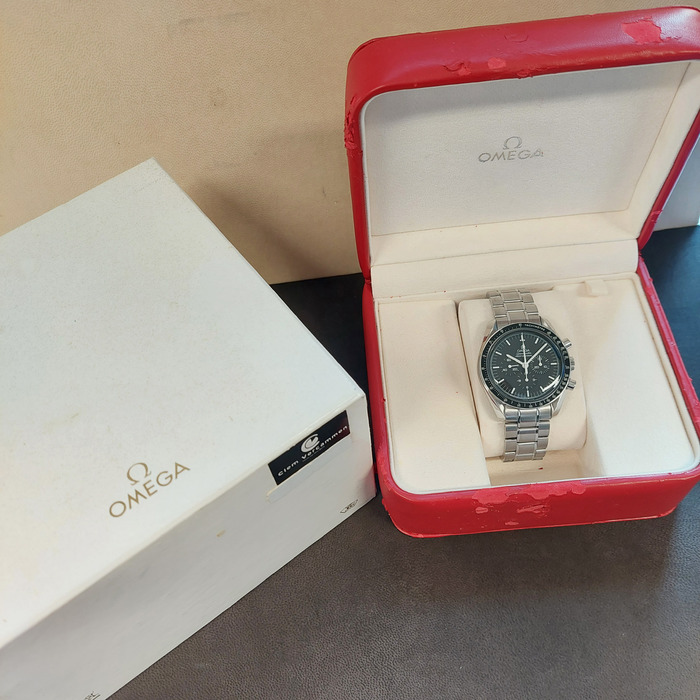 Omega_Speedmaster_Moonwatch_35705000_Tweedehands_97045-1102_Juwelier_Clem_Vercammen-15.jpg