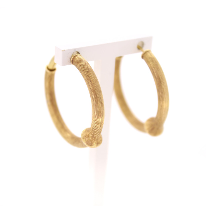 Oorringen_Ole_Lynggaard_RefA3042-401_Geelgoud_18K_Tweedehands_81800-3001_Juwelier_Clem_Vercammen-8.jpg