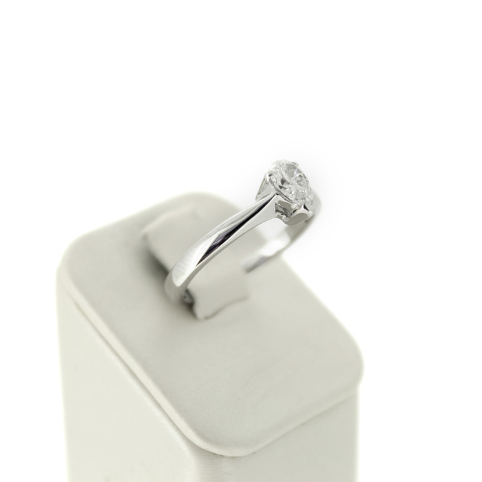 Ring_Solitaire_Witgoud_18K_Diamnt_Peer_Slijpvorm_Tweedehands_98117-3011_Juwelier_Clem_Vercammen-6.jpg