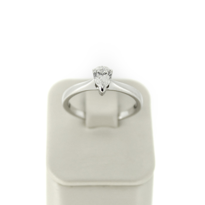 Ring_Solitaire_Witgoud_18K_Diamnt_Peer_Slijpvorm_Tweedehands_98117-3011_Juwelier_Clem_Vercammen-4.jpg