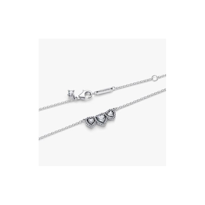274603_01_Pandora_Triple_Heart_Necklace_394412C01-45_Juwelier-Clem_Vercammen-4.jpg
