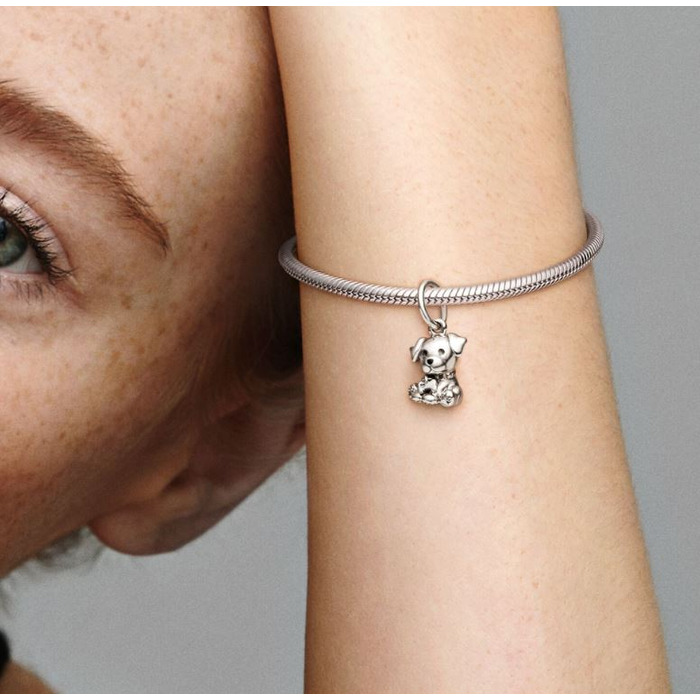 274659_01_Pandora_Labrador_Puppy_Dog_hangende_Bedel_798009EN16_Juwelier_Clem_Vercammen-3.jpg