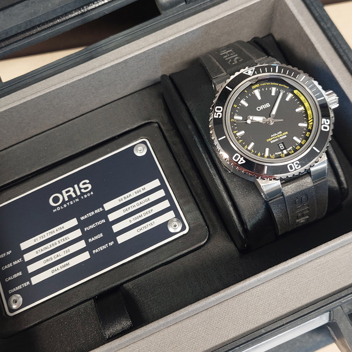 Oris_Aquis_Depth_Gauge_0173377554154SetRS_Outlet_244156_Juwelier_Clem_Vercammen-12.jpg