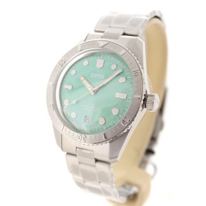 Oris_Divers_Sixty-Five_Cotton_Candy_01733777140570781918_Outlet_259411_Juwelier_Clem_Vercammen-3.jpg