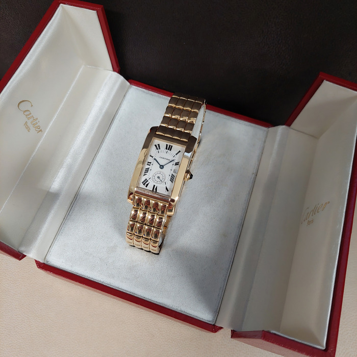 Cartier_Tank_Americaine_8012905_Tweedehands_98287-2003_Juwelier_Clem_Vercammen-14.jpg