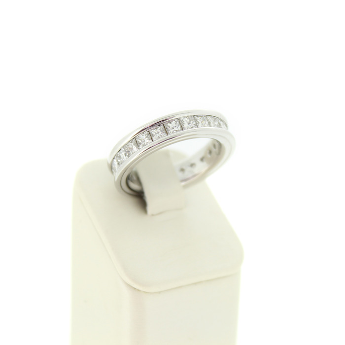 Ring_Memoire_Alliance_Ring_Witgoud_18Karaat_Princess_Cut_Diamanten_Tweedehands_98771-3048_Juwelier_Clem_Vercammen-4.jpg