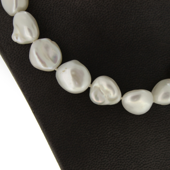 Collier Witgoud 18 Karaat Zoetwaterparels Tweedehands 98592-3061 Juwelier Clem Vercammen.jpg