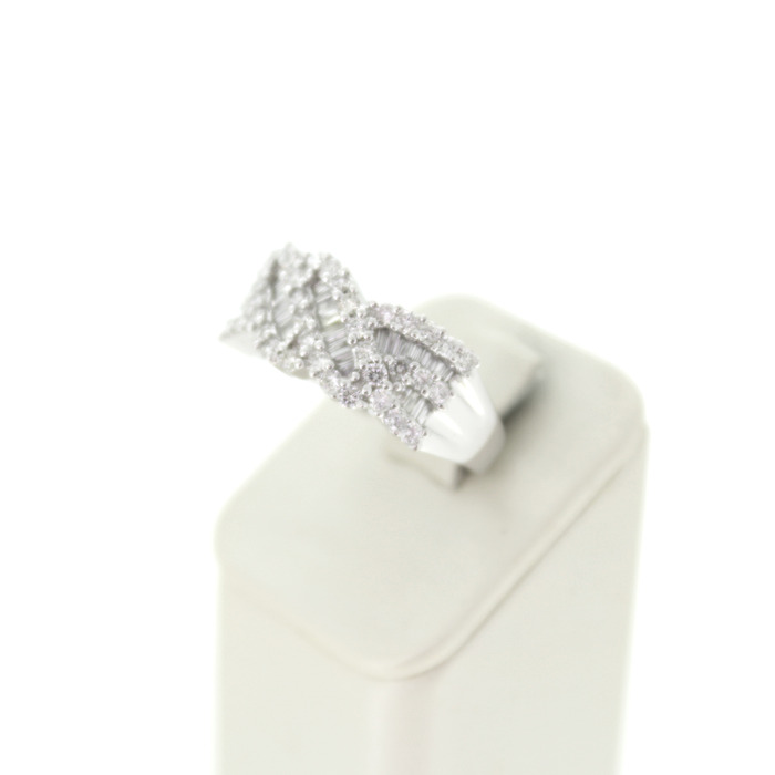 Ring Witgoud 18Karaat Briljanten Tapers Tweedehands 99506-3070 Juwelier Clem Vercammen.jpg