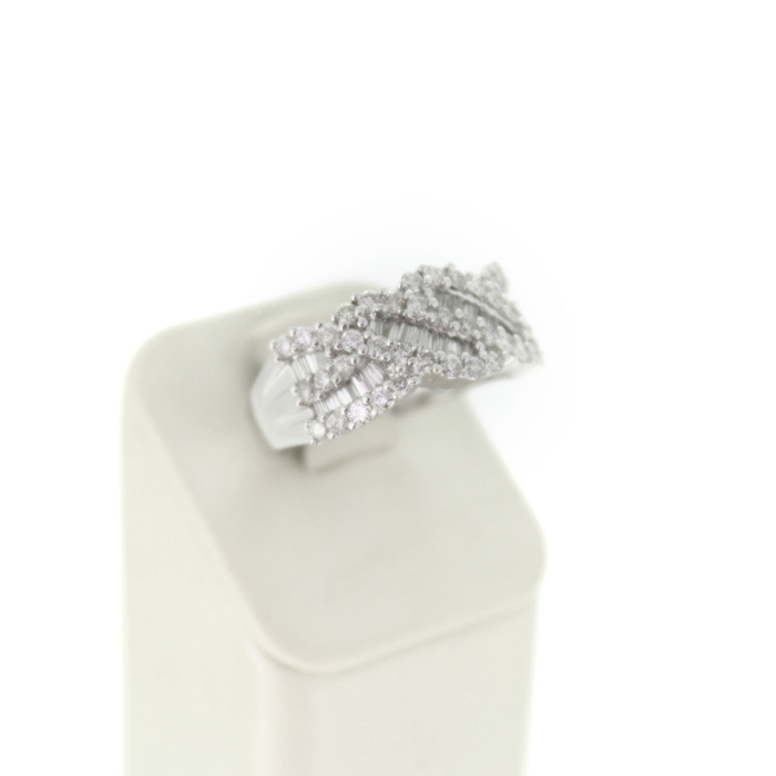 Ring Witgoud 18Karaat Briljanten Tapers Tweedehands 99506-3070 Juwelier Clem Vercammen.jpg